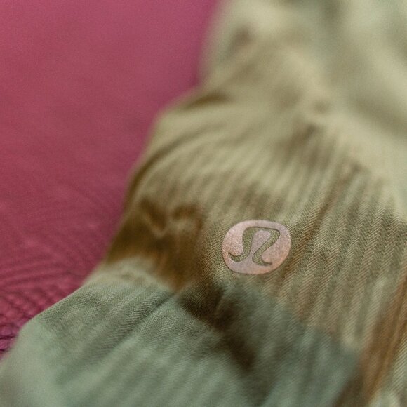 Lululemon Dance Studio Cropped - Picture 3 of 4